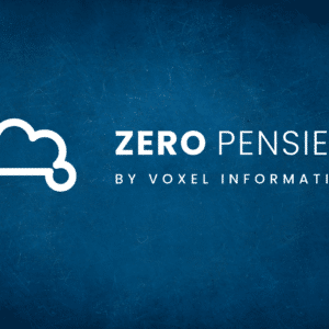 Logo bianco su sfondo blu con icona nuvola e testo "ZERO PENSIERI by Voxel Informatica" per branding e logotipia